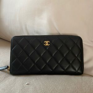 Chanel lambskin zippy wallet